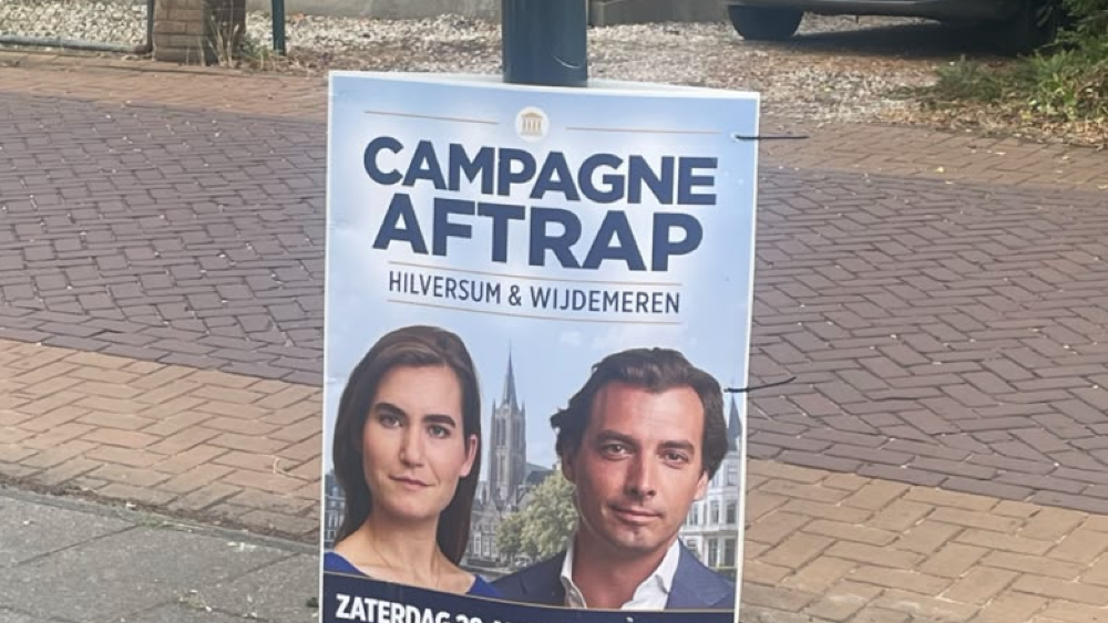 Gemeente Hilversum verwijdert illegaal geplaatste FvD-campagneborden