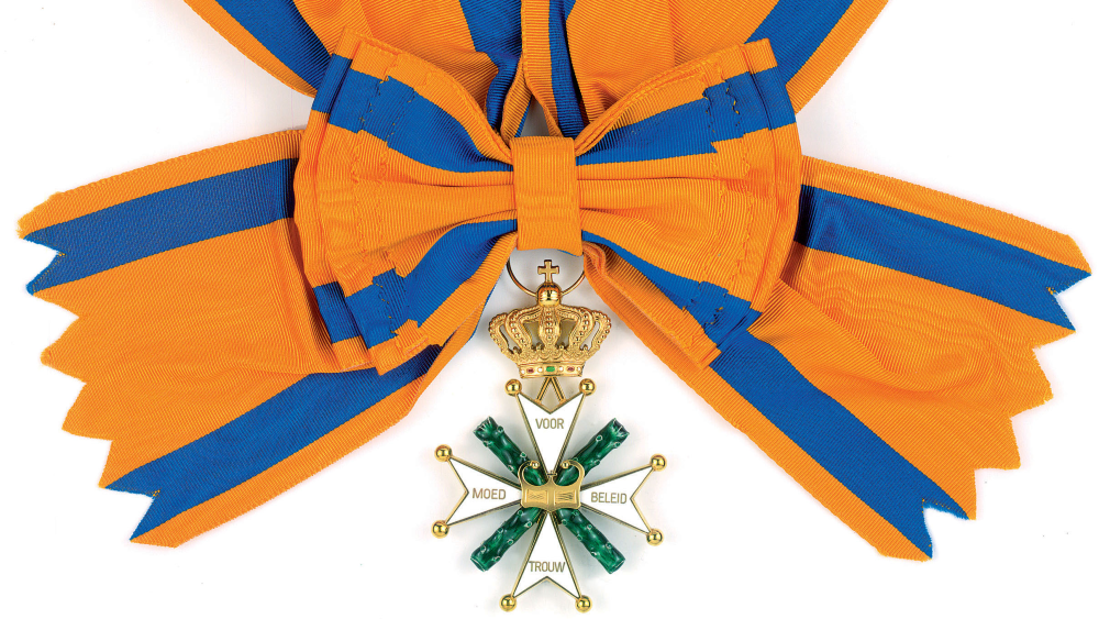 Hilversumse burgemeester kroont Kees Tervoort tot ridder in de Orde van Oranje-Nassau