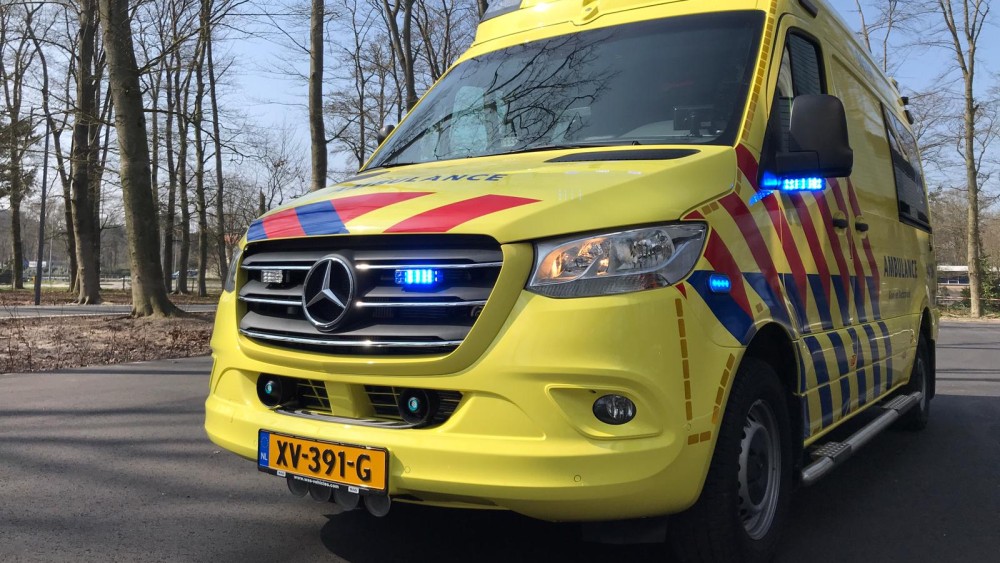 Twee twintigers zwaargewond na ongeluk met boot in Weesp