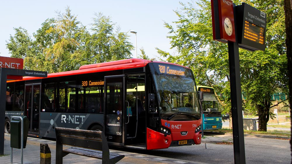 Langverwachte snelle bus tussen Hilversum en Huizen gaat bijna rijden, maar nog niet alles klaar