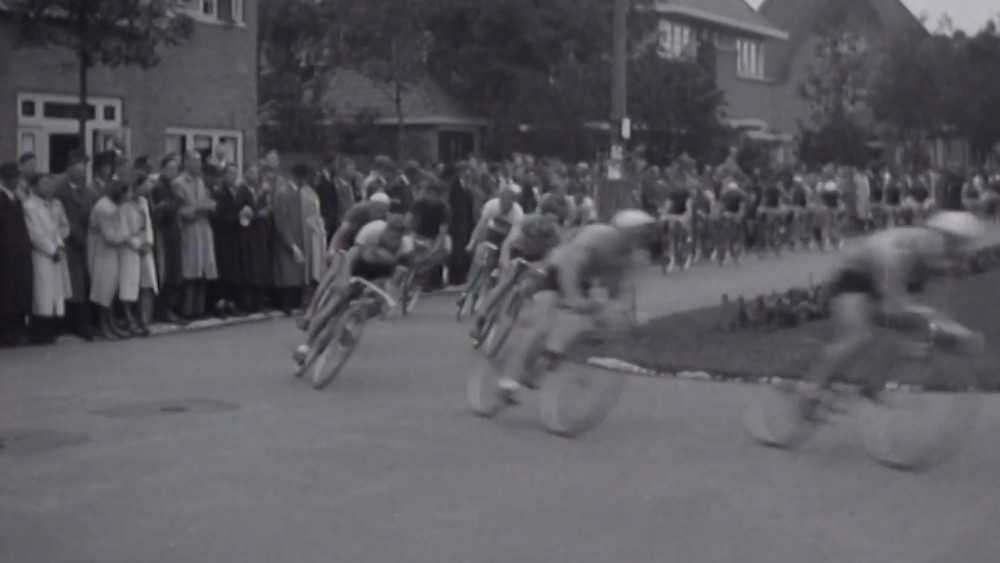 Terug naar toen: spannende wielerwedstrijd door Hilversum in oorlogstijd