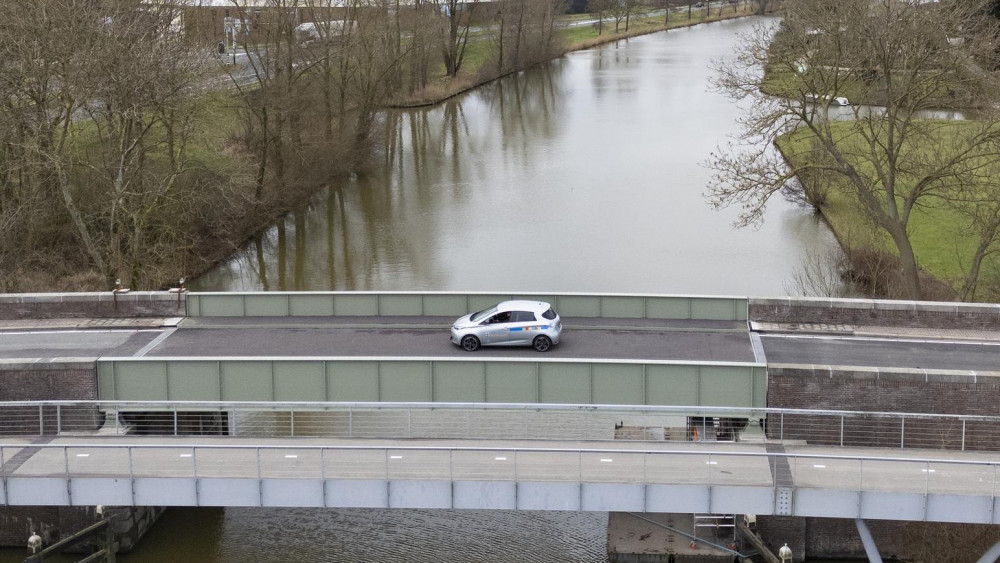 Hilversum en 's-Graveland weer verbonden: auto's kunnen over de nieuwe brug