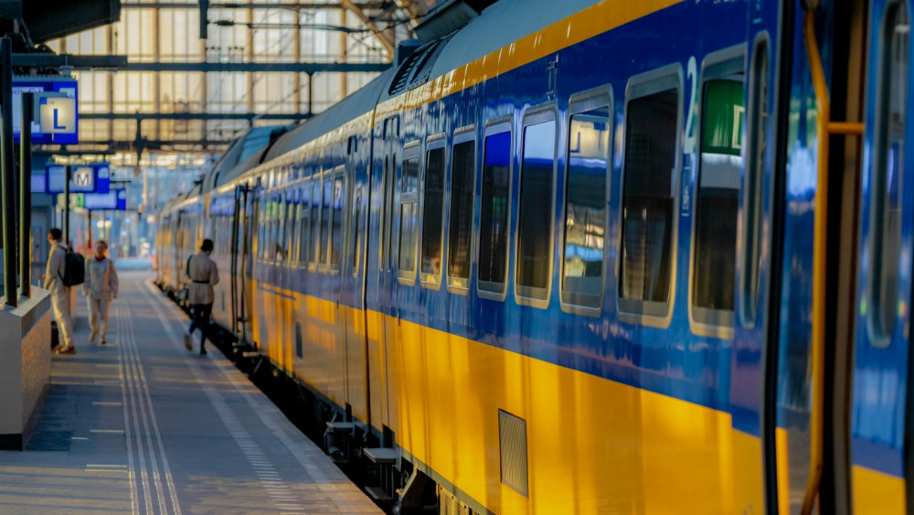 Geen treinen tussen Weesp en Naarden-Bussum door aanrijding