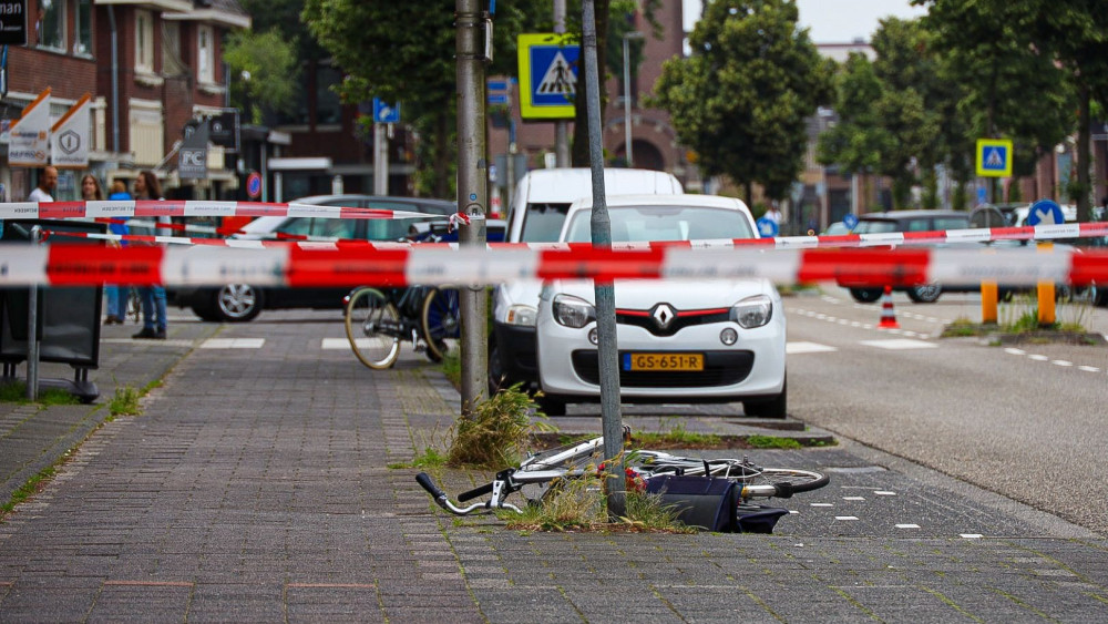 'Fietser gewond bij aanrijding op Bussums kruispunt'