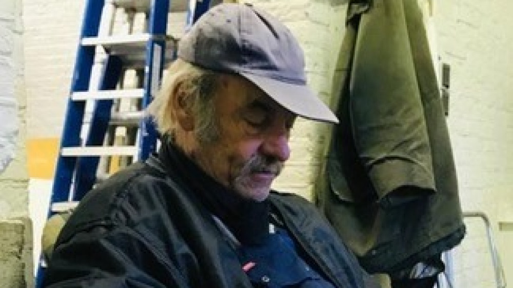 Dood op een bankje in Bussum: herdenking Arnoud op zijn 'camping Fort Werk'