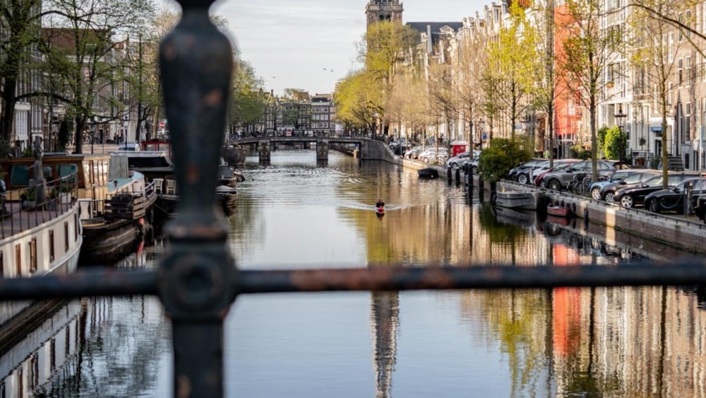 Muiderbergse Thijs (22) gaat 42 kilometer 'paddelen' ter ere van overleden vriend