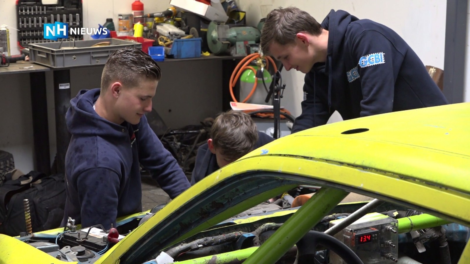 Streep door autocrossdebuut voor tweeling Lex en Luuk: "Nu volgend jaar maar"