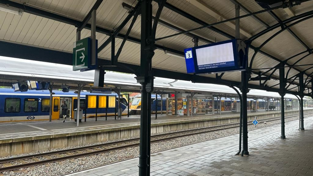 Problemen op het spoor verholpen: alle treinen rond Hilversum rijden weer
