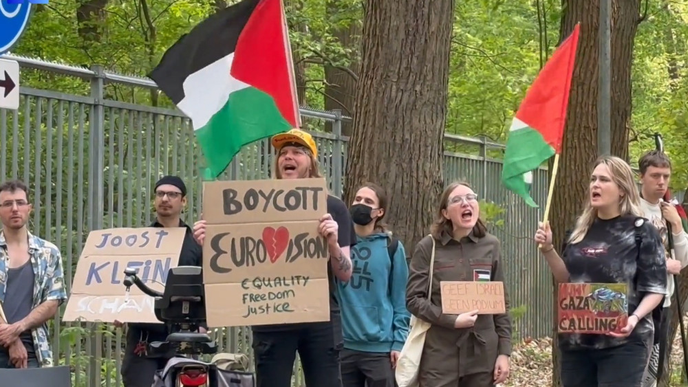 Hilversumse pro-Palestina groep protesteert bij AVROTROS tegen Songfestivaluitzending