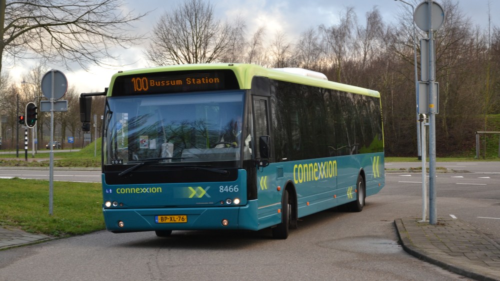 Gooise buschauffeurs leggen dag het werk neer: geen bussen vanaf Hilversum en Huizen