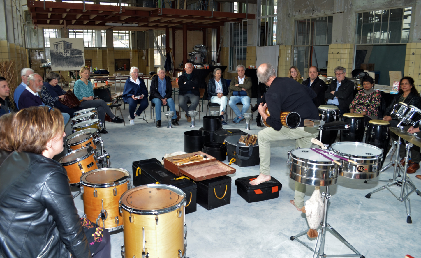 Veel enthousiasme bij de percussie workshop (Foto: Jobmaatjes)