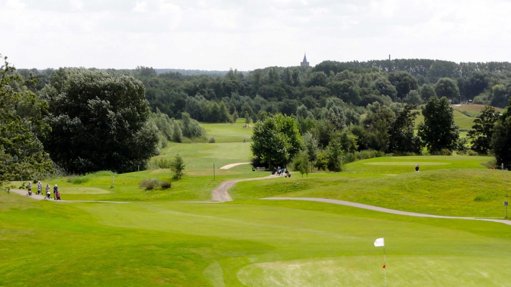 Weer roep om verwaarloosde golfbaan Naarderbos op te knappen: &quot;Bewoners willen actie&quot;