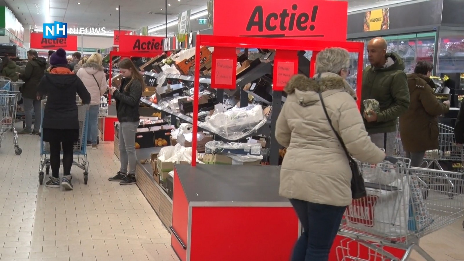 Muiders hamsteren in het winkelcentrum: &quot;Het lijkt wel oorlog&quot; 