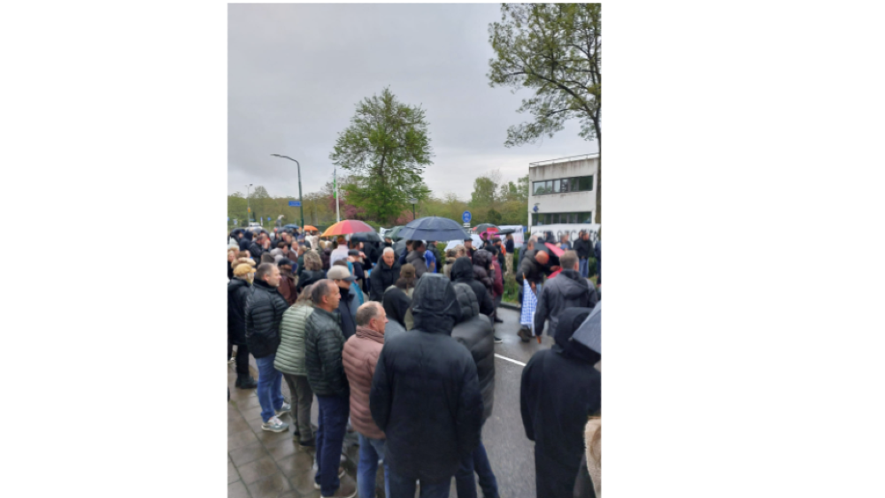 De mogelijke tegenprotesteerders, juist voor de komst van de noodopvang, zijn nog niet opgemerkt.