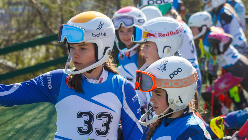 Deelnemers staan klaar voor hun afdaling