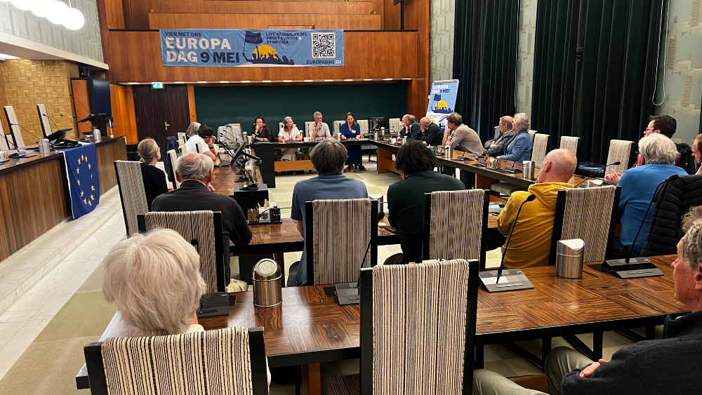 Druk bezocht panelbijeenkomst Europadag Hilversum