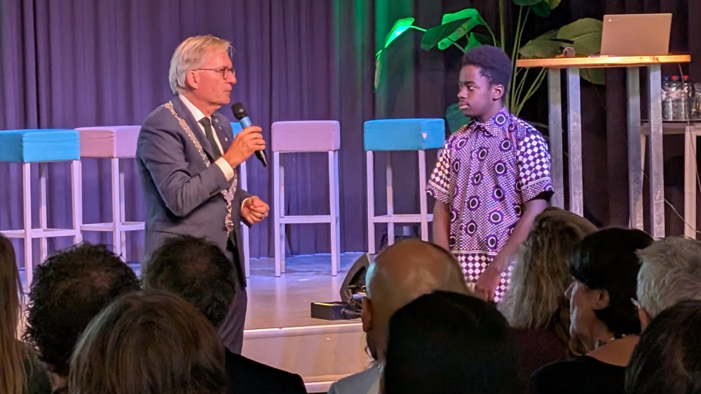 Florí da Costa en Burgemeester Gerhard van den Top