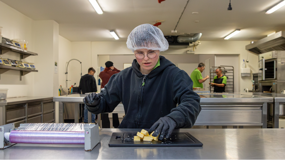 Hard aan het werk in ’t Bakhuys