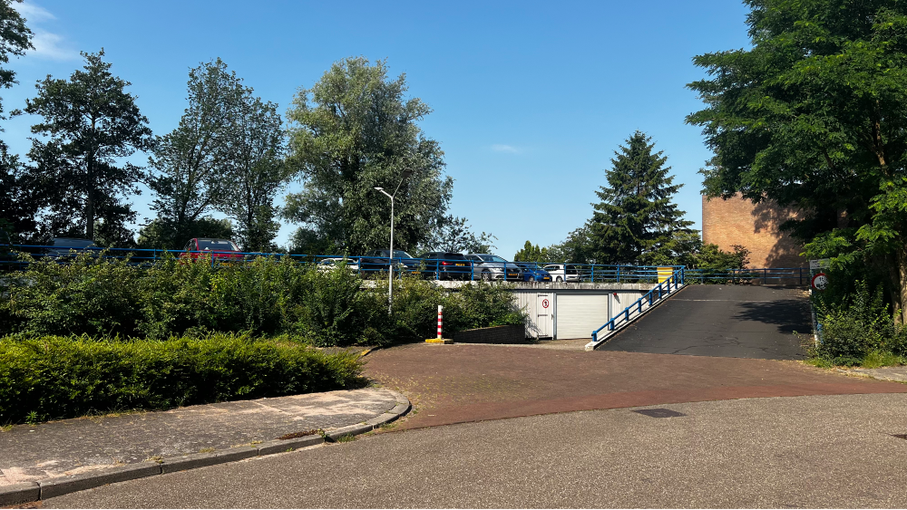 Het parkeerdek in Kerkelanden
