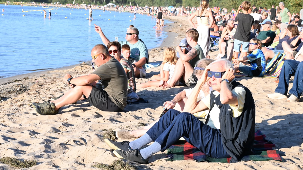 Het Stichtse strand in Blaricum trok veel mensen