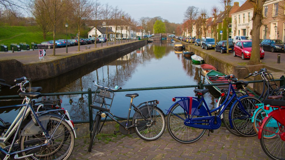 Weer maatregelen tegen overlast van groepen jongeren op Naarder vestingwallen