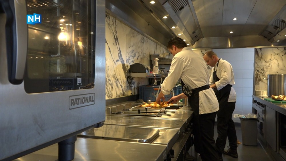 Horeca 'knokt' voor nieuw personeel: hoop op heropening zorgt voor massale zoektocht