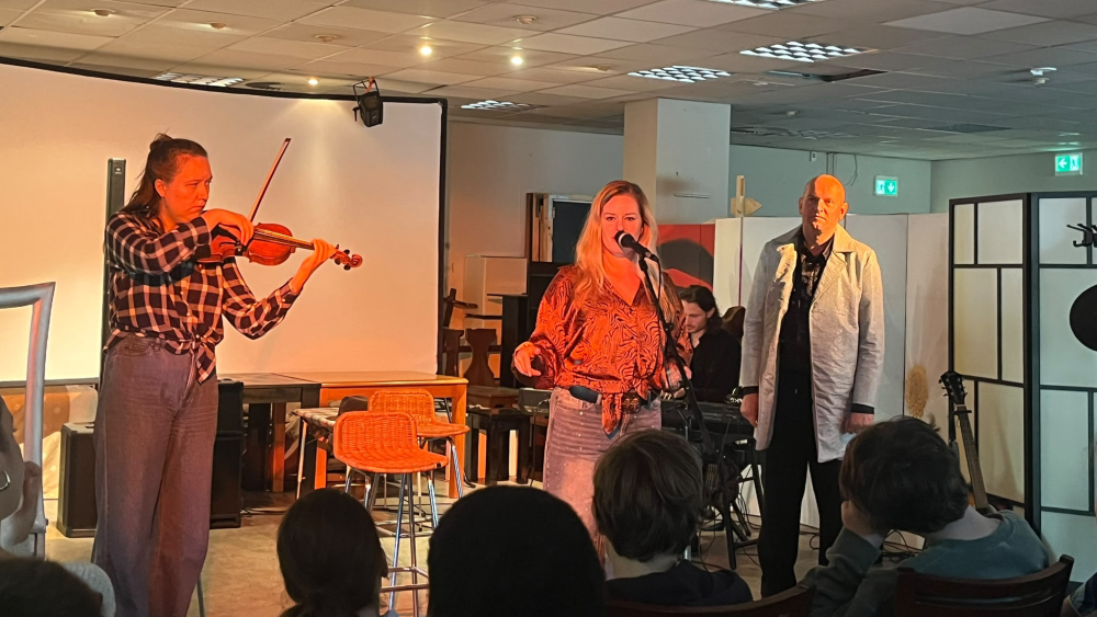 Theaterstuk in het Oude Postkantoor