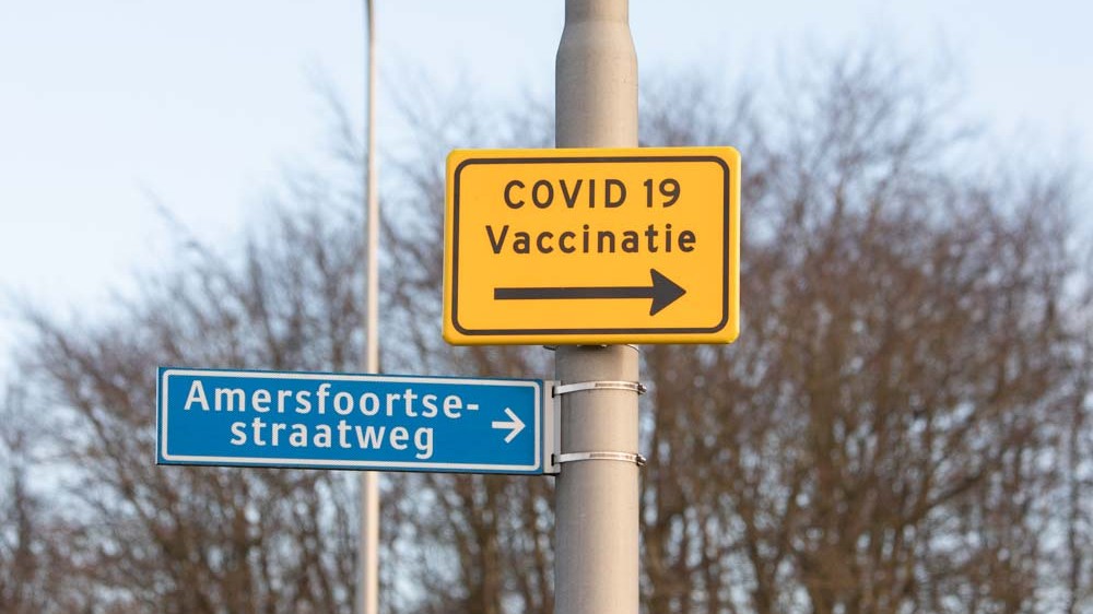 Goois 'vaccinatiepaviljoen' niet op tijd klaar, ouderen ...